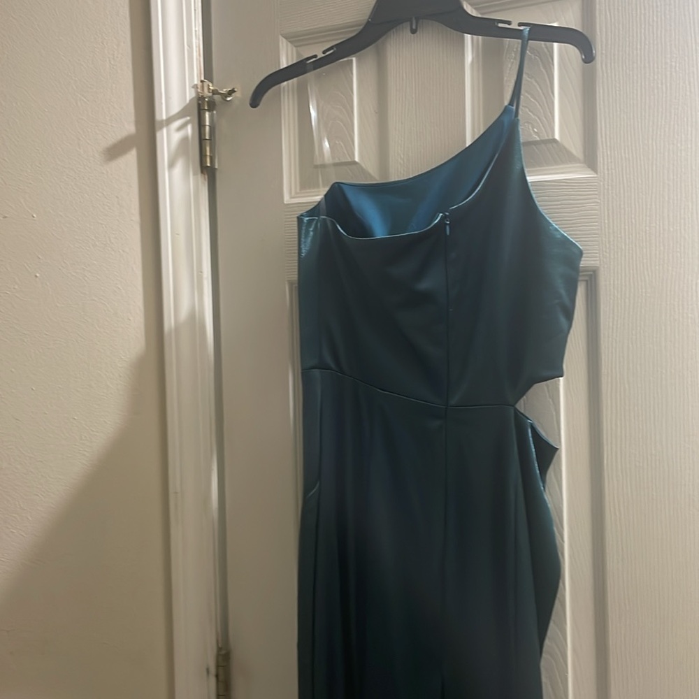 Jump Gown - Picture 6 of 6